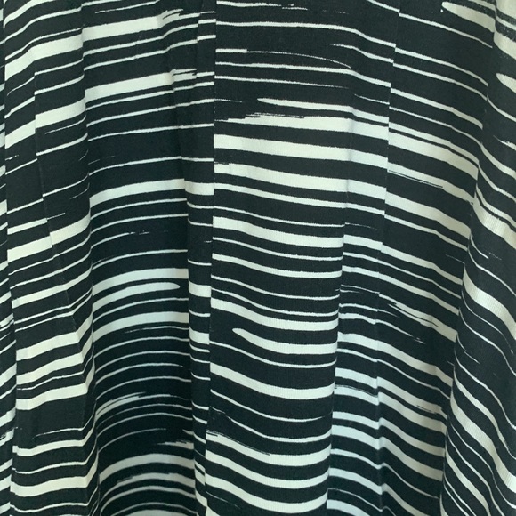 Ava Sky Shift Dress (B&W) - Picture 3 of 4